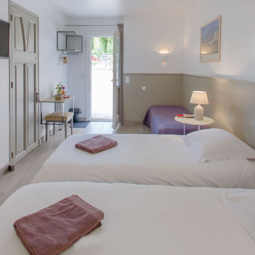 HOTEL-VENTOUX-LA-GARANCE-210525-famille-triple-C-8MIR